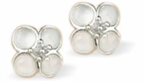 Silver Coloured Daisy Stud Earrings
9mm in size

Colour: Silver Coloured.
Rhodium Plated
Delivered in a soft, black, velveteen pouch