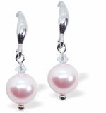 Austrian Crystal Classic Pearl Drop Earrings in Rosaline Pink Pearls are 8mm in size Hypo allergenic, free from cadmium, lead and nickel Colour: Rosaline Pink Rhodium Plated Earwires See matching Necklace CP183 Perfect for an evening out or sophisticated, elegant day wear. Delivered in a soft, black, velveteen pouch