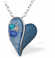 Designer Devoted Heart Necklace with Crystal Embellishment
Hypoallergenic: Nickel, Lead and Cadmium Free
27mm in size, 18" Chain
Colour:&nbsp;Blue
Delivered in a soft, black, velveteen pouch