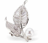 Sparkly, Crystal Leaves with Pearl Raindrop Brooch

51mm in size&nbsp;
Hypoallergenic: Nickel, Lead and Cadmium Free
Delivered in a soft, black, velveteen pouch