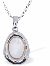Iridescent Oval Necklace, Silver Coloured
Hypoallergenic: Rhodium Plated, Nickel, Lead and Cadmium Free
18mm in size, 18" Rhodium Plated Chain
Delivered in a soft, black, velveteen pouch