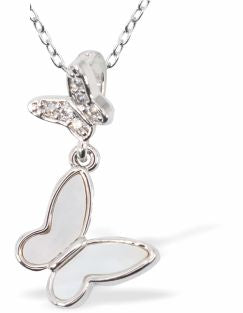 Iridescent Necklace with Floating Butterflies, Silver Coloured
Hypoallergenic: Rhodium Plated, Nickel, Lead and Cadmium Free

28mm in size, 18" Rhodium Plated Chain

Delivered in a soft, black, veveteen pouch